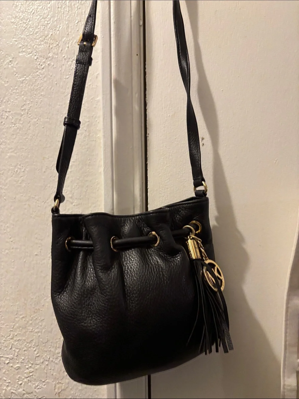 Michael Kors Black Pebbled Leather Messenger Bag with Gold Hardware/#035(6-20-26